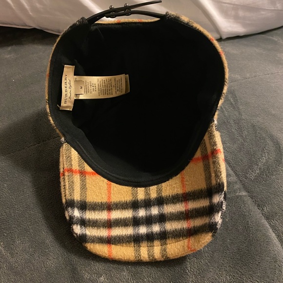 Burberry wool cap/hat - Picture 5 of 8